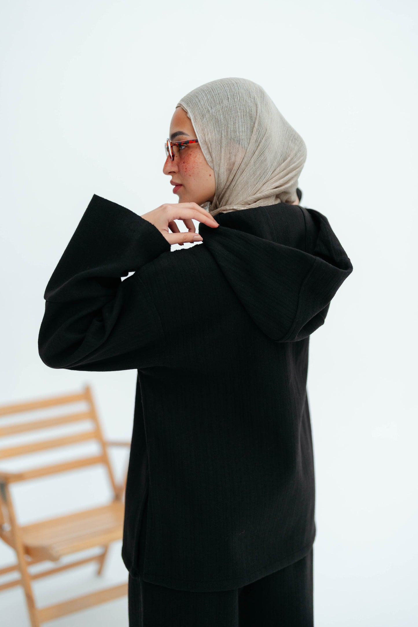 GO-ON SET IN BLACK