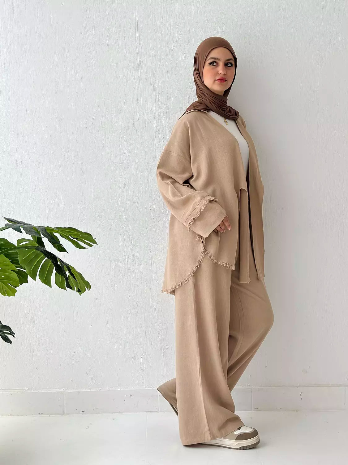 Front Knot Linen Set In Café