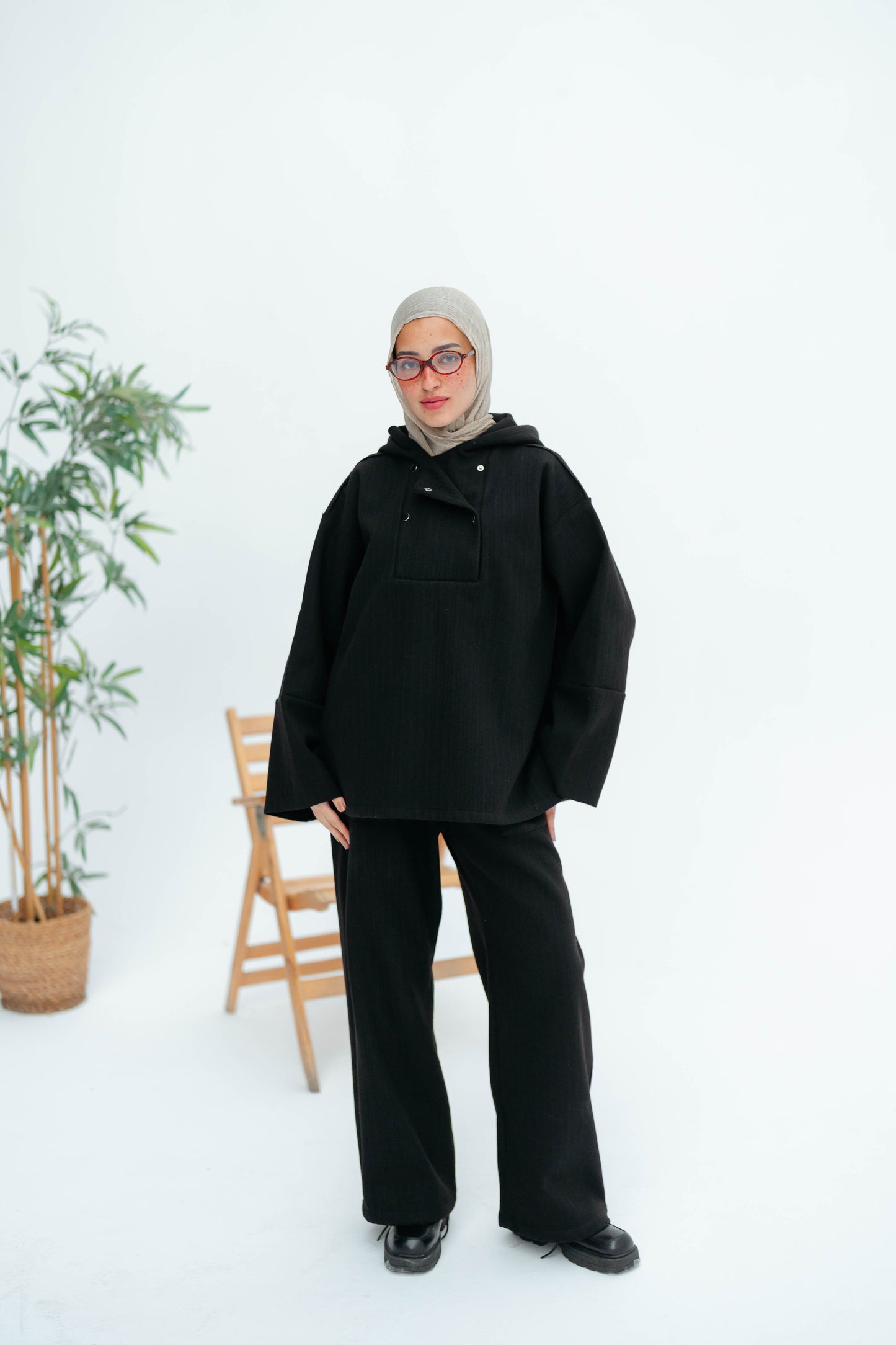GO-ON SET IN BLACK