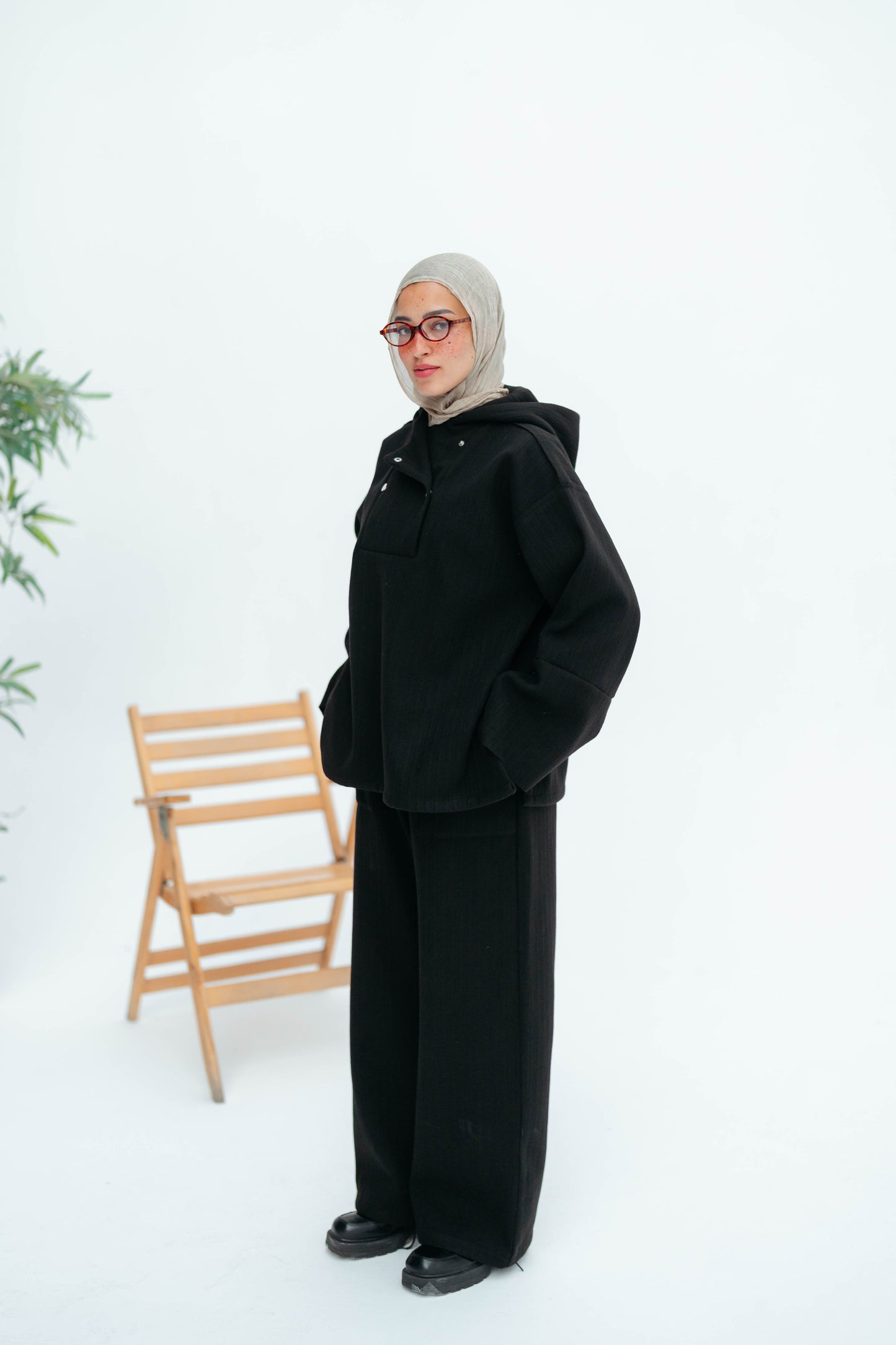 GO-ON SET IN BLACK