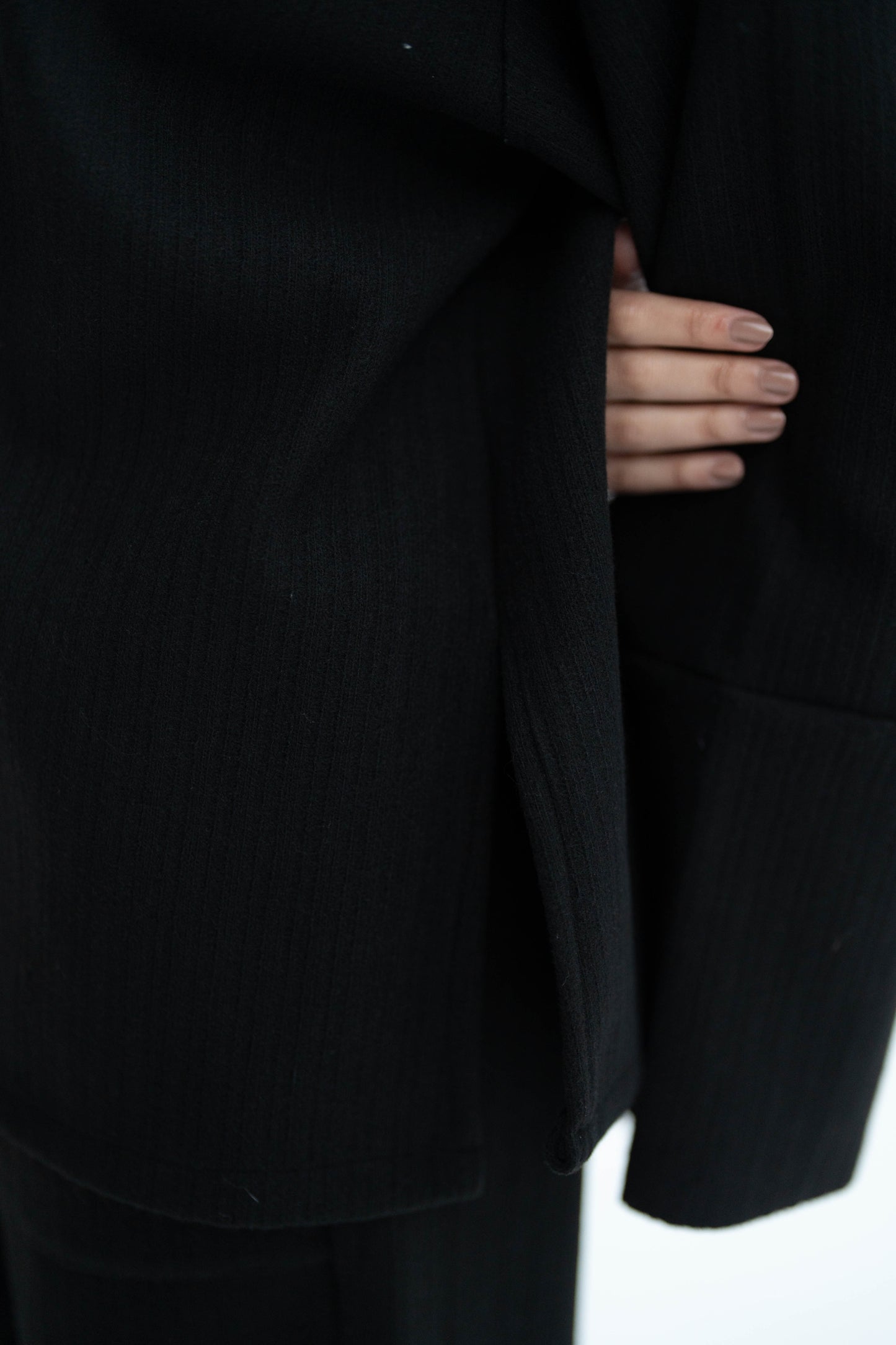 GO-ON SET IN BLACK
