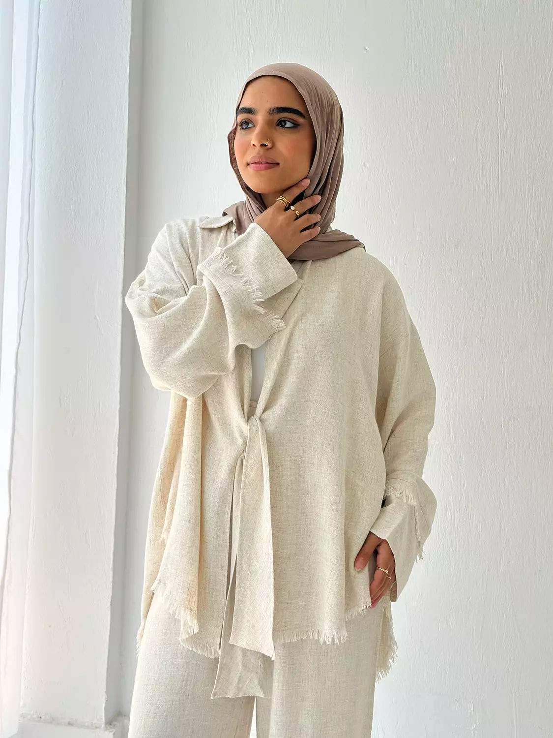 Front Knot Linen Set In Off White