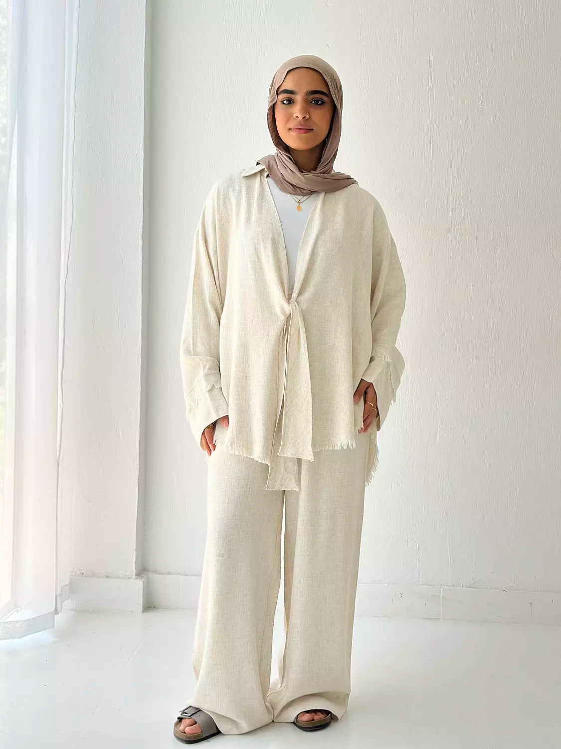Front Knot Linen Set In Off White