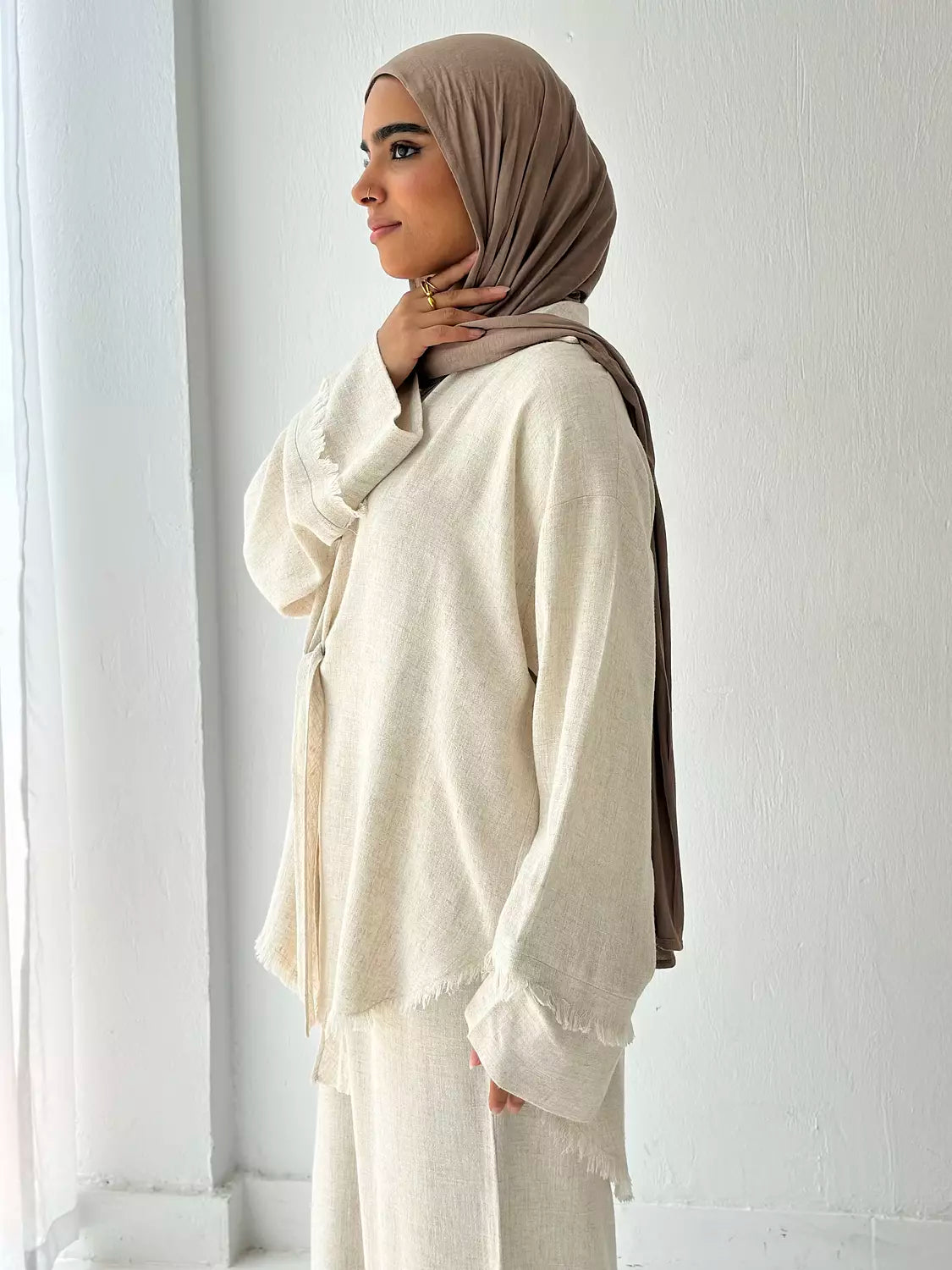 Front Knot Linen Set In Off White